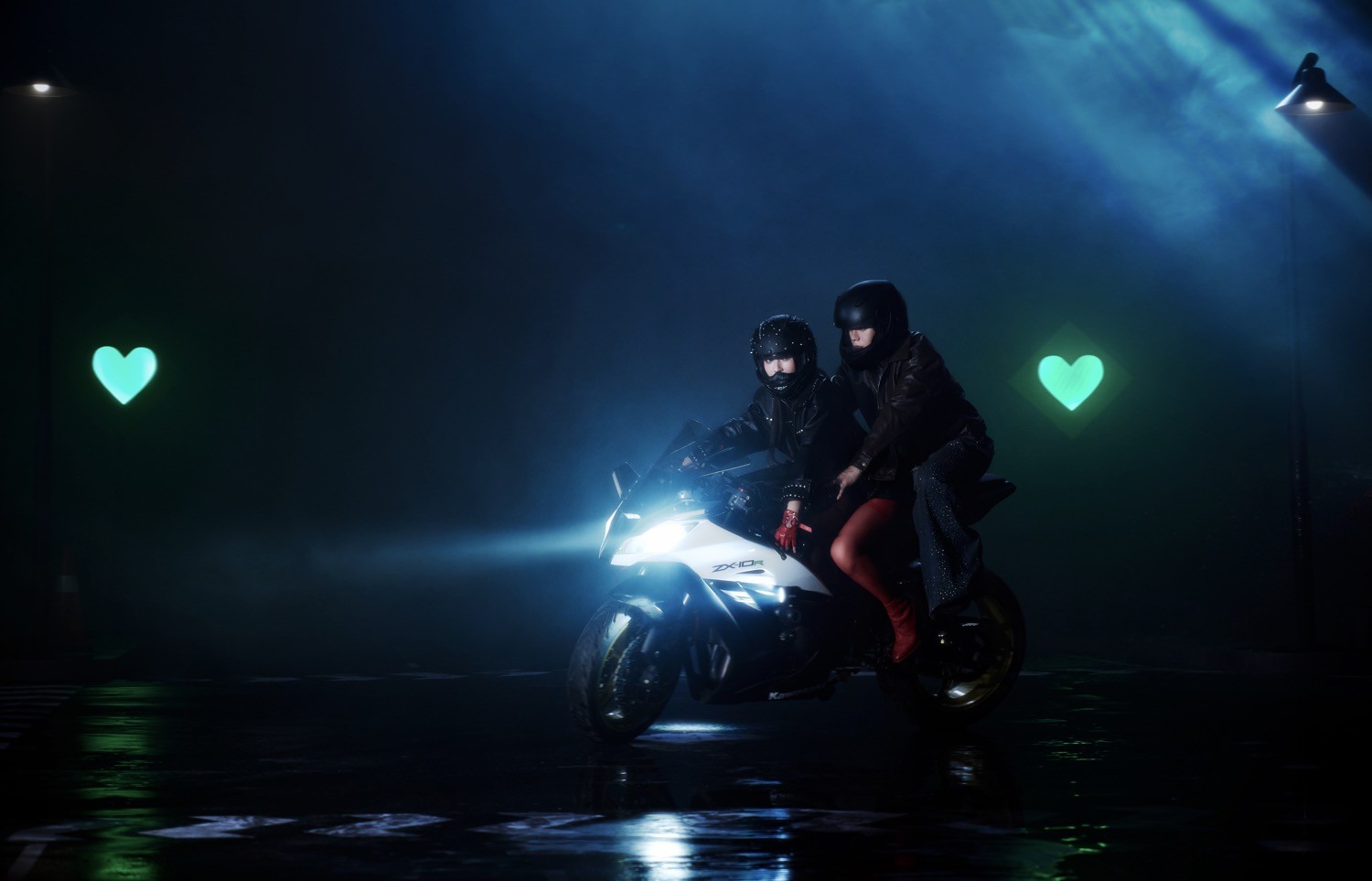 Dàn sao Việt đồng loạt chúc mừng LEXXY khi ra mắt MV 'Bật đèn xanh'