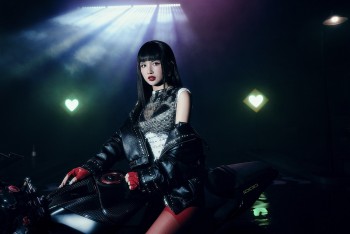 Dàn sao Việt đồng loạt chúc mừng LEXXY khi ra mắt MV 'Bật đèn xanh'