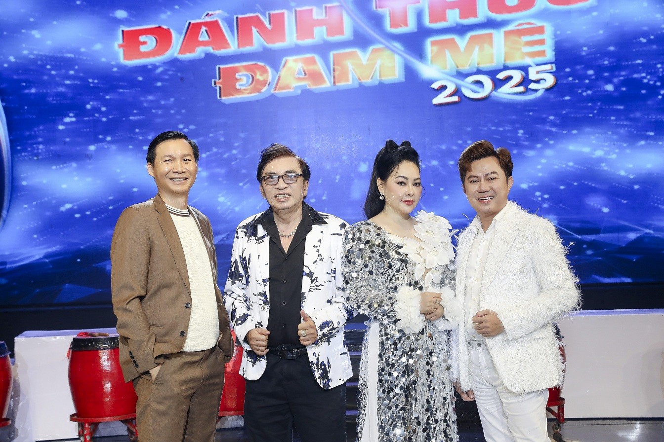 10 năm chưa một bữa cơm bên gia đình, Hoài Phong gửi trọn nỗi lòng vào sân khấu 'Đánh thức đam mê 2025'