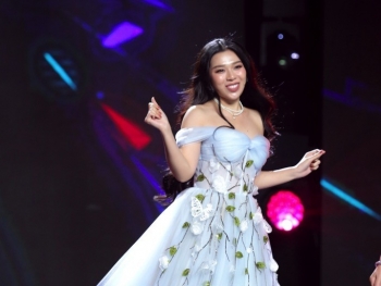 Ca sĩ Nguyễn Kiều Oanh và chiếc kẹp tóc kỷ niệm vô giá của ông ngoại