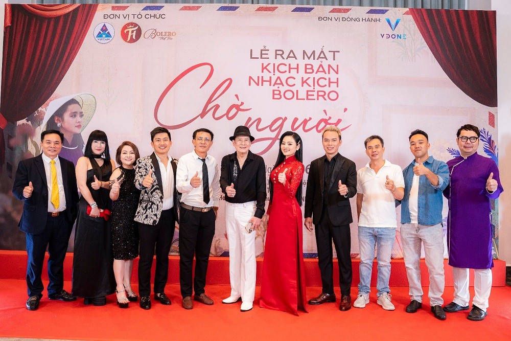 Ca sĩ Thu Hường được mời vào vai nữ chính chuỗi nhạc kịch bolero 'Chờ người'