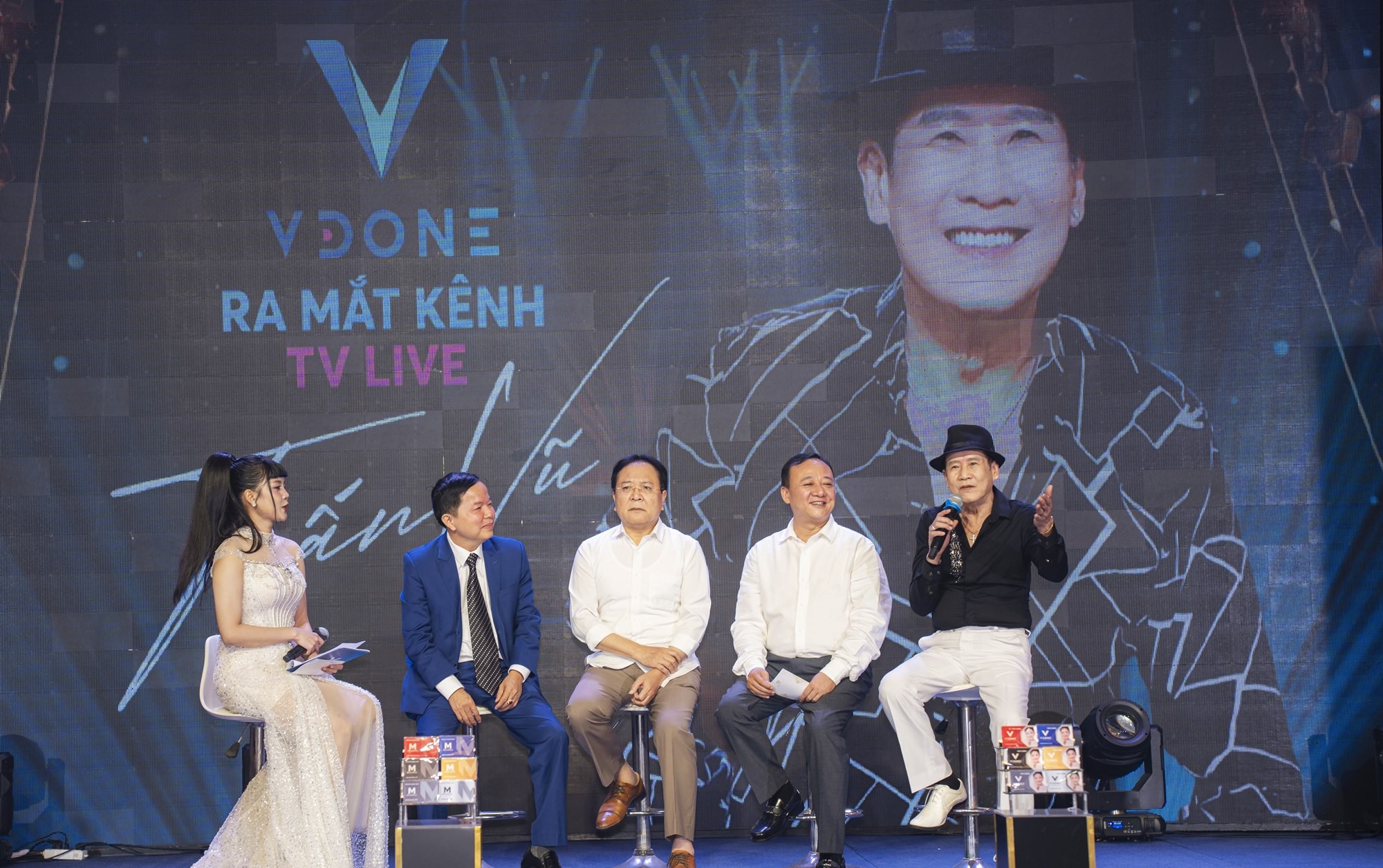 Ca sĩ Thu Hường được mời vào vai nữ chính chuỗi nhạc kịch bolero 'Chờ người'