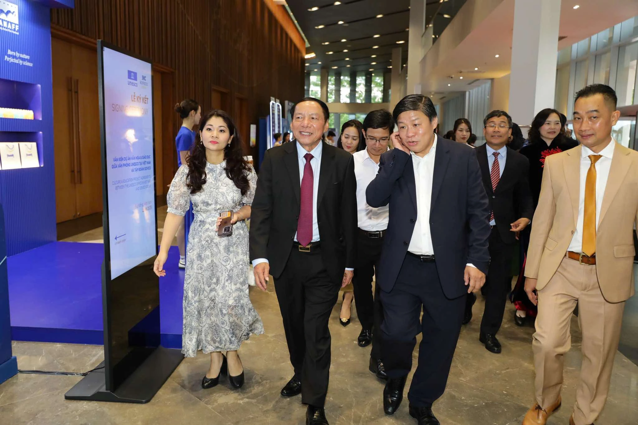 Dàn sao tỏa sáng trên thảm đỏ Liên hoan phim châu Á Đà Nẵng lần thứ Ba (DANAFF III)