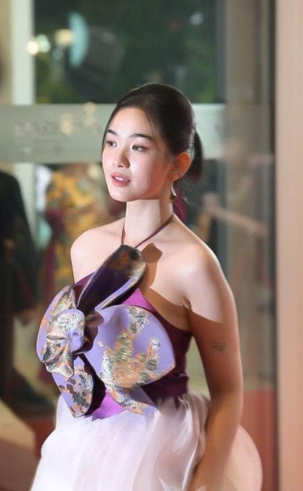 Dàn sao tỏa sáng trên thảm đỏ Liên hoan phim châu Á Đà Nẵng lần thứ Ba (DANAFF III)