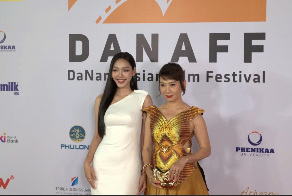 Dàn sao tỏa sáng trên thảm đỏ Liên hoan phim châu Á Đà Nẵng lần thứ Ba (DANAFF III)