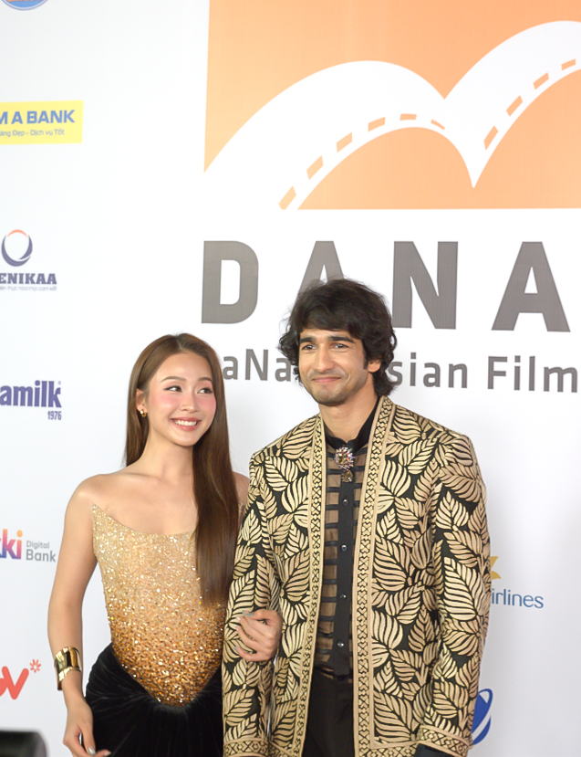 Dàn sao tỏa sáng trên thảm đỏ Liên hoan phim châu Á Đà Nẵng lần thứ Ba (DANAFF III)