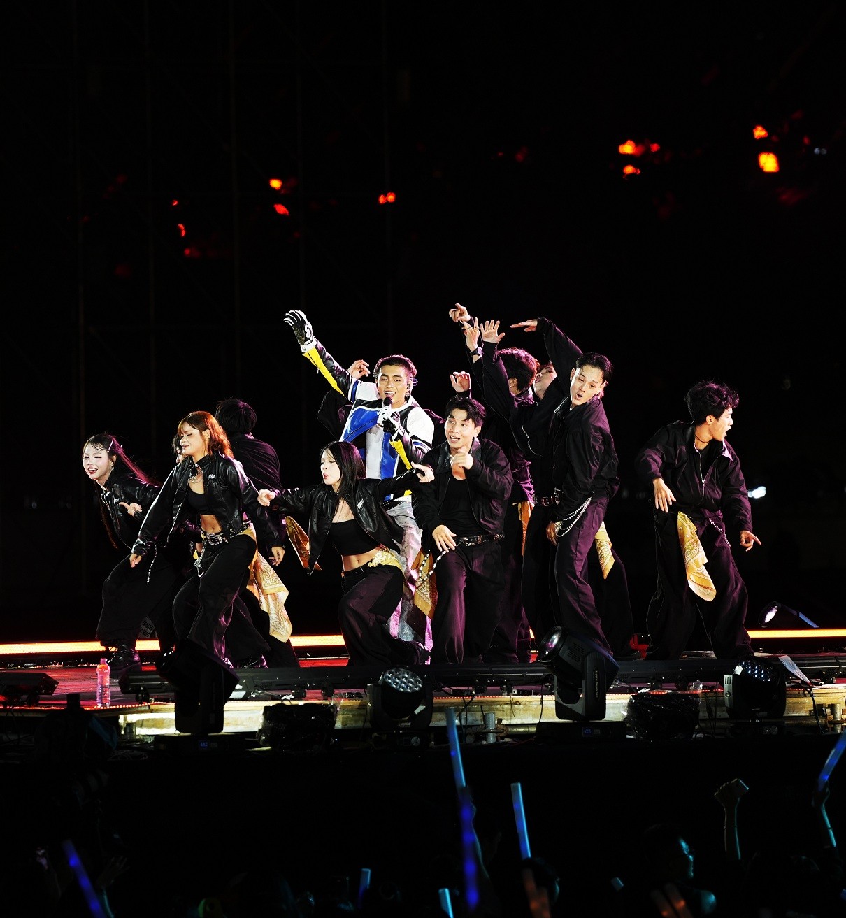 'GAMA Music Racing Festival 2025': Chi Pu, Tăng Duy Tân, Mono, Kay Trần, Mỹ Mỹ, DJ Mie… cháy hết mình 'gánh team'