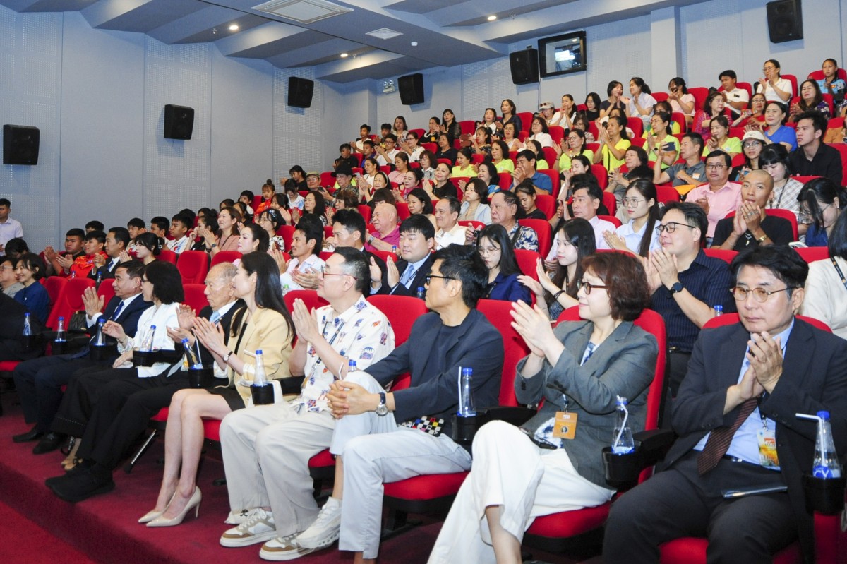 'Chiếc giường ngân hạnh' mở màn ấn tượng 'Tiêu điểm điện ảnh Hàn Quốc' tại DANAFF III