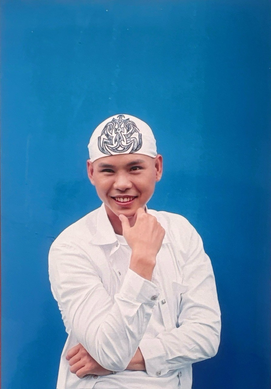 Phan Đinh Tùng kể về bức ảnh 'định mệnh' với bà xã Thái Ngọc Bích trong MV lyrics 'Ngồi bên em'