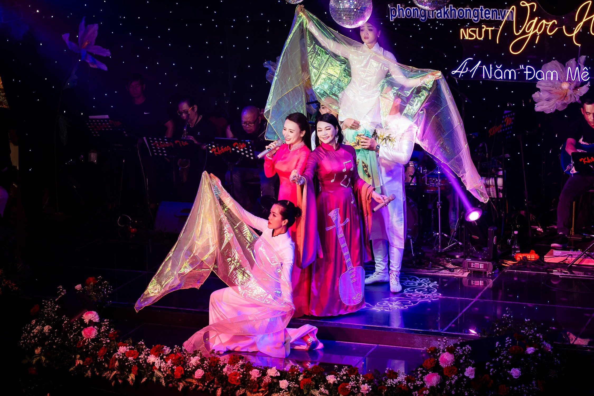 NSƯT Ngọc Huyền mừng tuổi mới với đêm nhạc kỷ niệm 41 năm ca hát