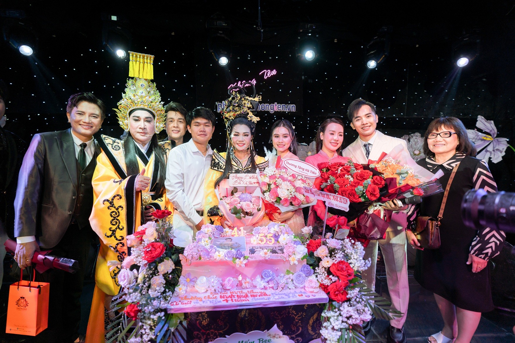 NSƯT Ngọc Huyền mừng tuổi mới với đêm nhạc kỷ niệm 41 năm ca hát