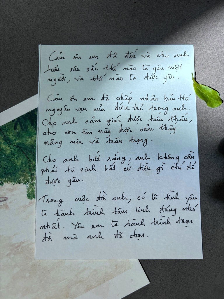 Kai Đinh 'báo hỷ' bằng thư tình âm nhạc gửi cô dâu, mời cả Amee hát nhạc cưới