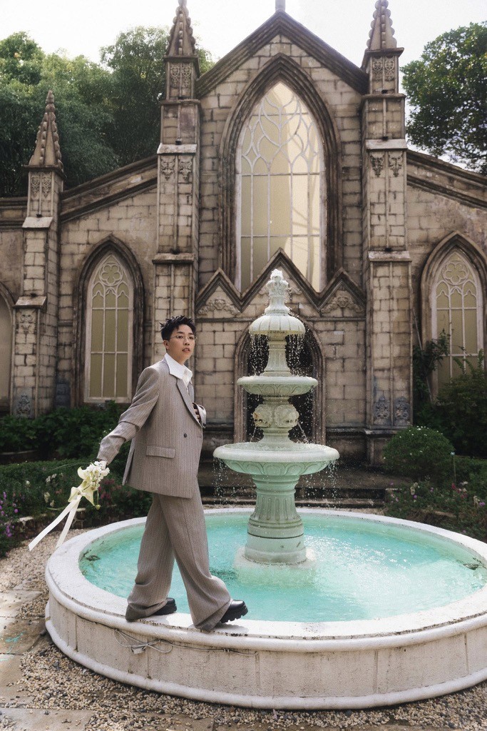 Kai Đinh 'báo hỷ' bằng thư tình âm nhạc gửi cô dâu, mời cả Amee hát nhạc cưới