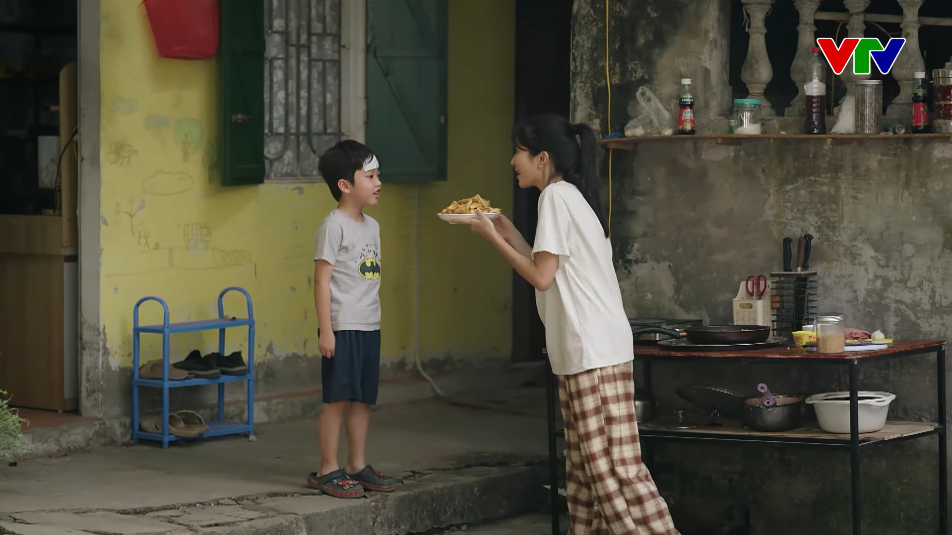 'Dịu dàng màu nắng' với màn 'Quảng cáo bánh mì' gây bão cộng đồng mạng