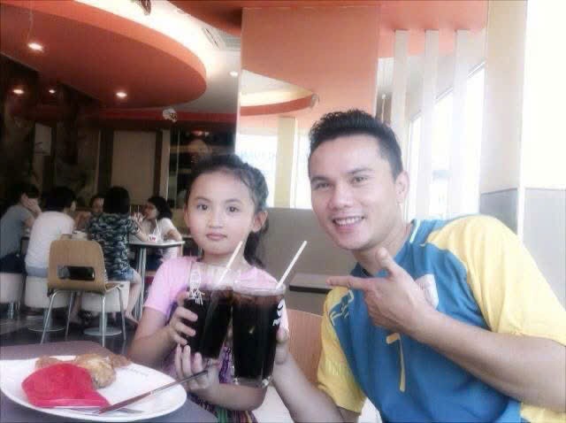 Nhìn lại những khoảnh khắc đáng yêu của LEXXY cùng bố Tú Dưa