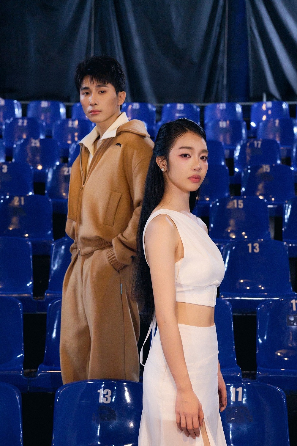 Hoàng Duyên khoe khả năng nhảy chuyên nghiệp khi kết hợp 'Quán quân nhảy quốc tế' Sơn Lâm trong 'She never cries'