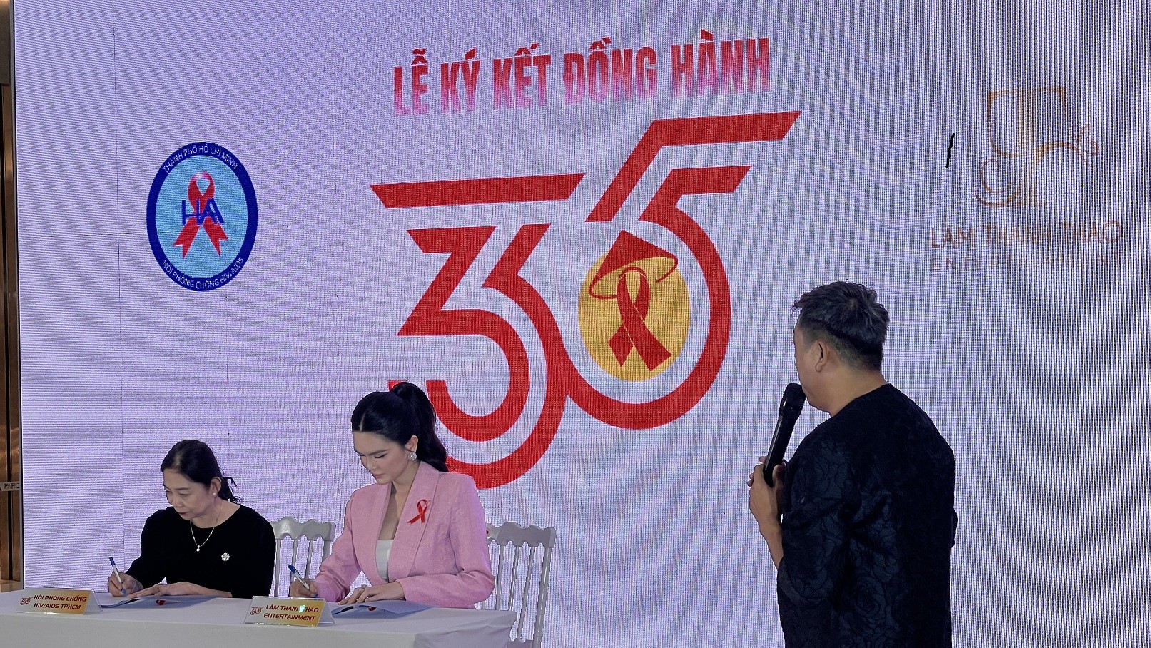 NSND Kim Xuân, NSND Trịnh Kim Chi, NSƯT Tuyết Thu và Hoa hậu H’Hen Niê đồng hành với người có HIV