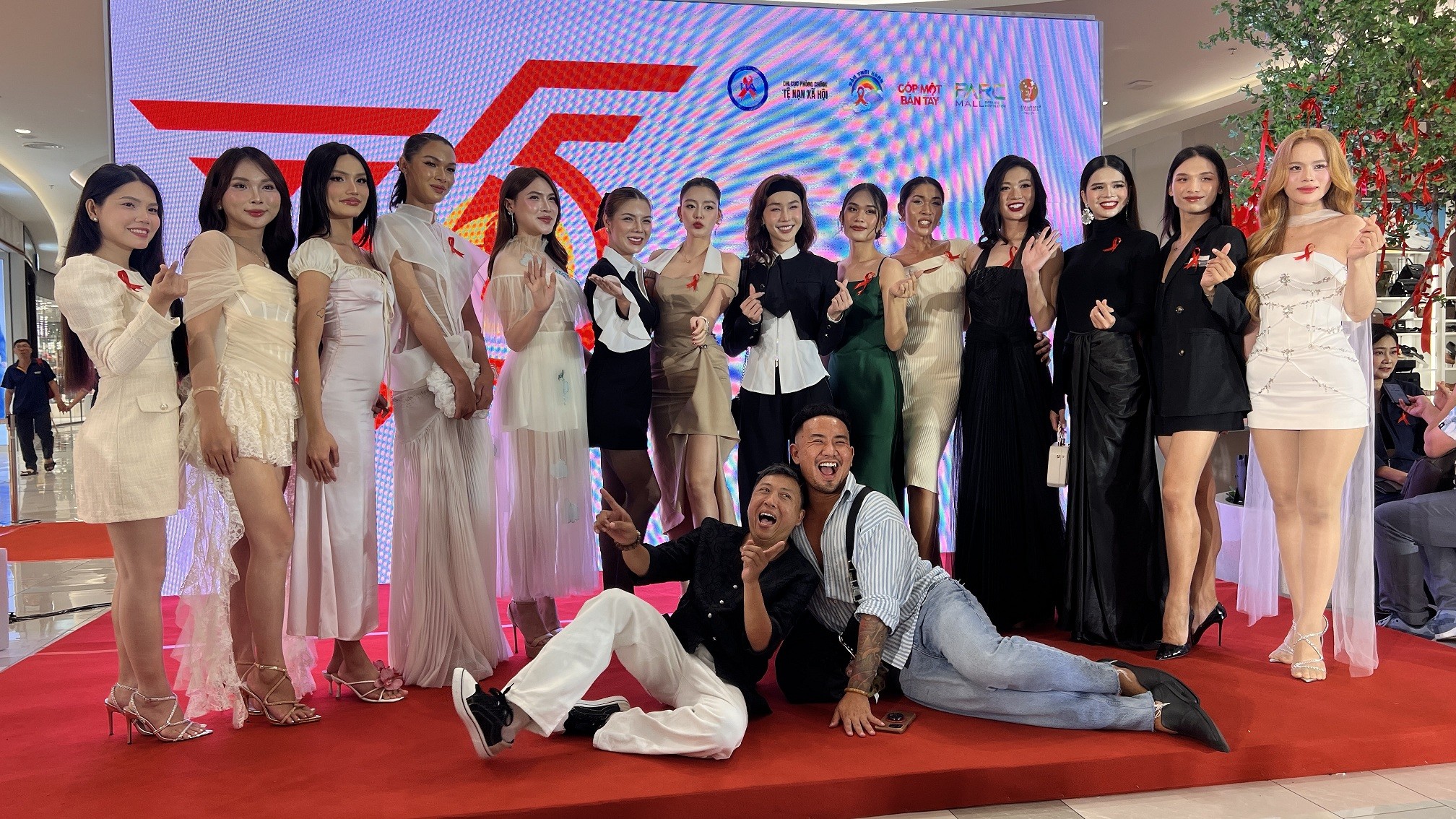 NSND Kim Xuân, NSND Trịnh Kim Chi, NSƯT Tuyết Thu và Hoa hậu H’Hen Niê đồng hành với người có HIV