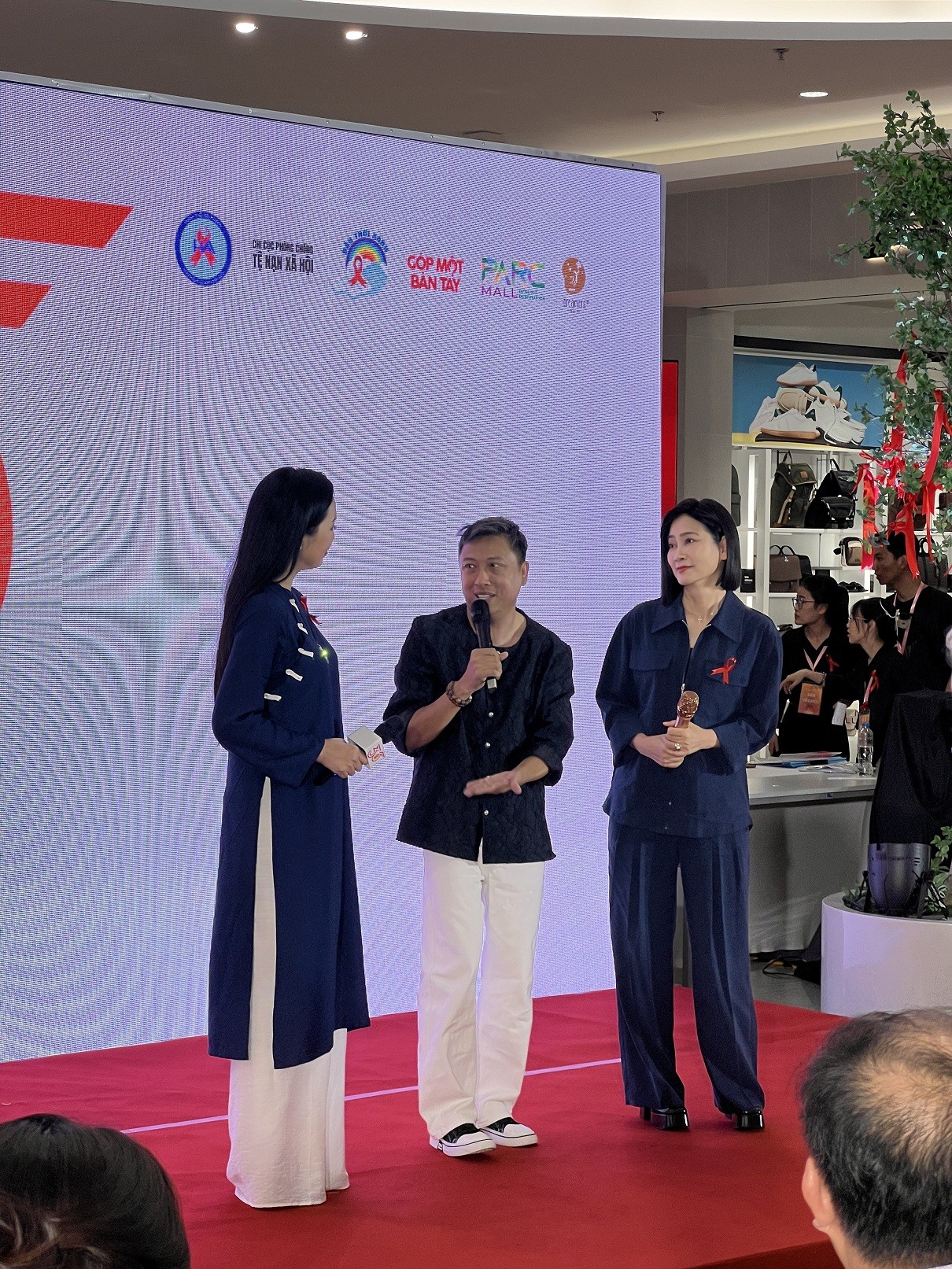 NSND Kim Xuân, NSND Trịnh Kim Chi, NSƯT Tuyết Thu và Hoa hậu H’Hen Niê đồng hành với người có HIV