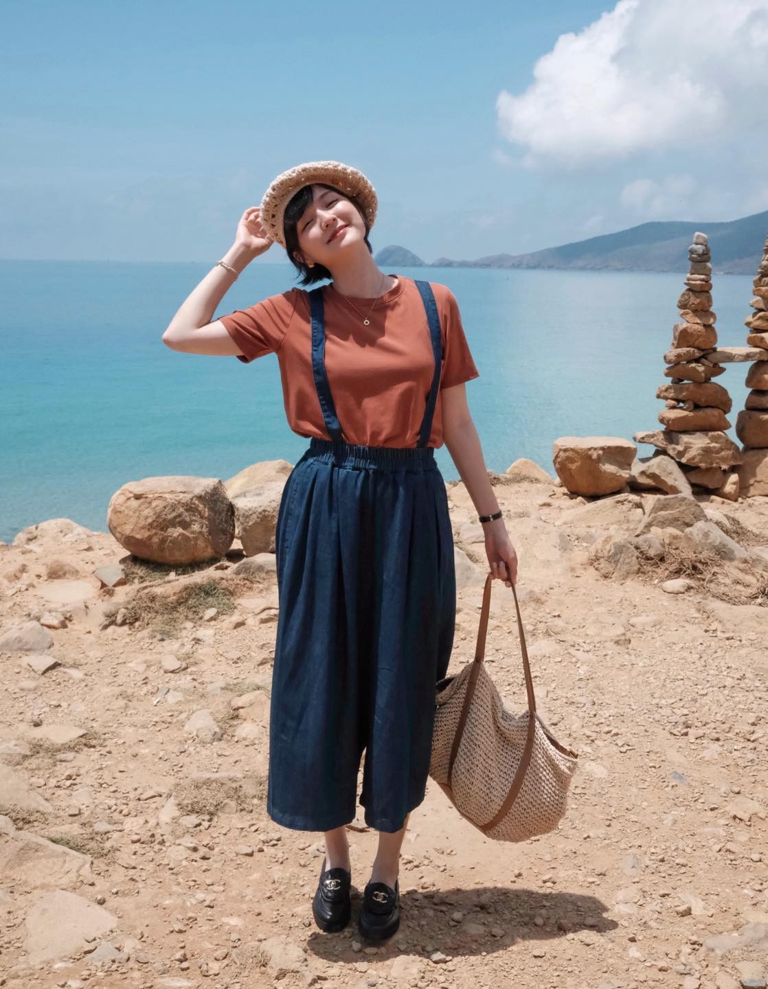 Hải Tú gây xôn xao khi loạt ảnh nghệ thuật cũ của cô bất ngờ được chia sẻ lại