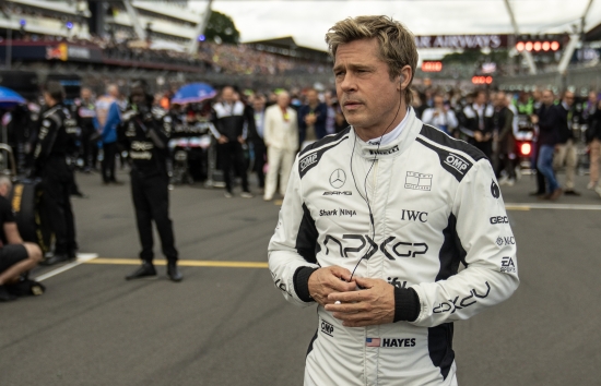Brad Pitt tỏa sáng trong phim điện ảnh 'F1®': Bùng nổ nét nam tính và quyến rũ ở tuổi 62