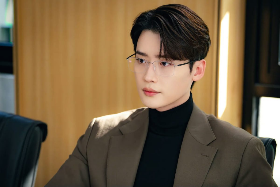 Lee Jong Suk hồi sinh tvN với 'Law and the City'