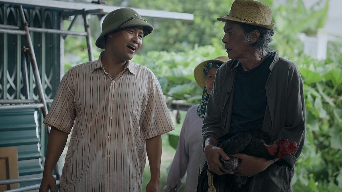 Tuấn Tú mất ăn, mất ngủ với vai trưởng công an xã trong phim chính luận