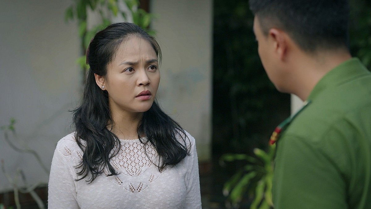 Tuấn Tú mất ăn, mất ngủ với vai trưởng công an xã trong phim chính luận