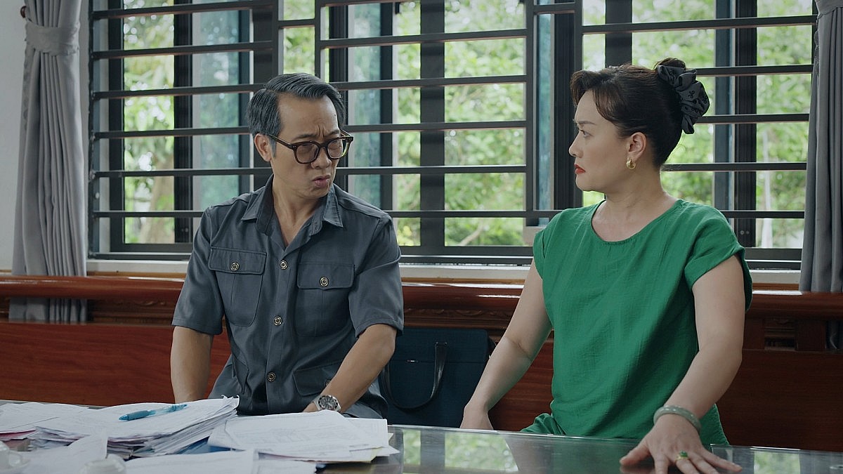 Tuấn Tú mất ăn, mất ngủ với vai trưởng công an xã trong phim chính luận