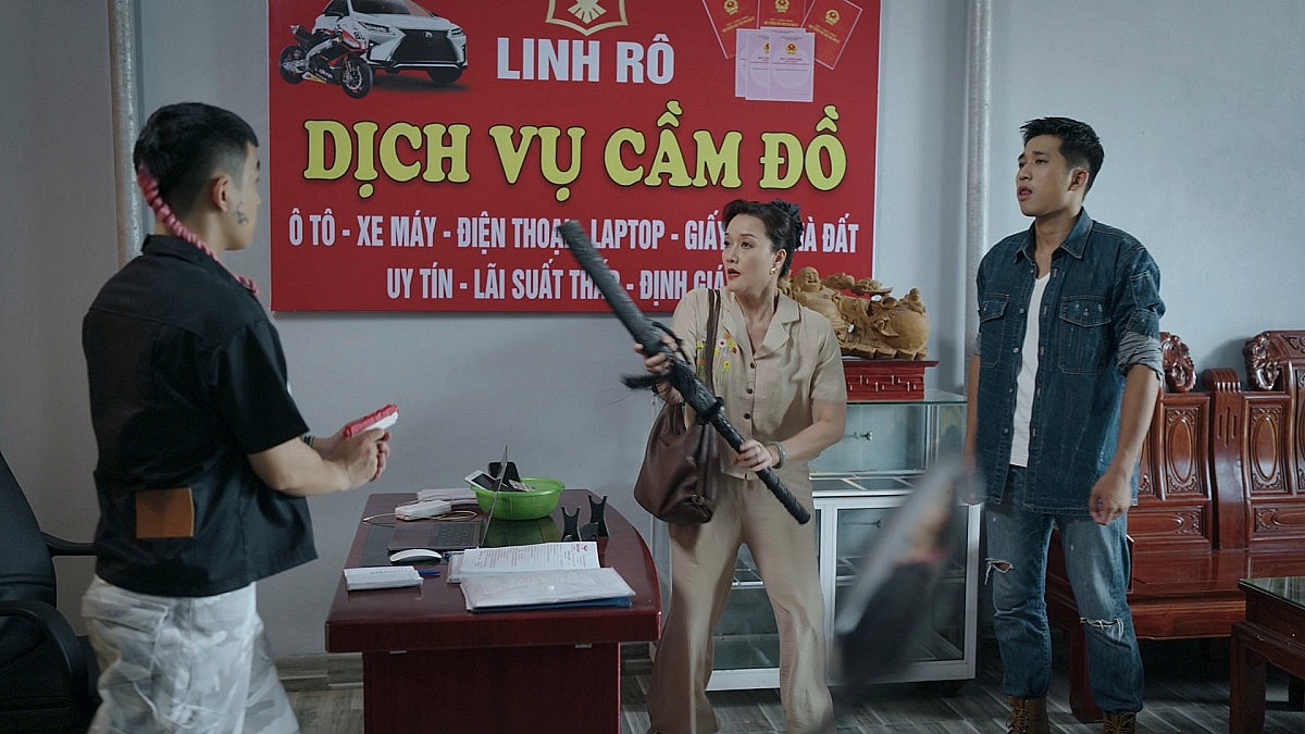 Tuấn Tú mất ăn, mất ngủ với vai trưởng công an xã trong phim chính luận