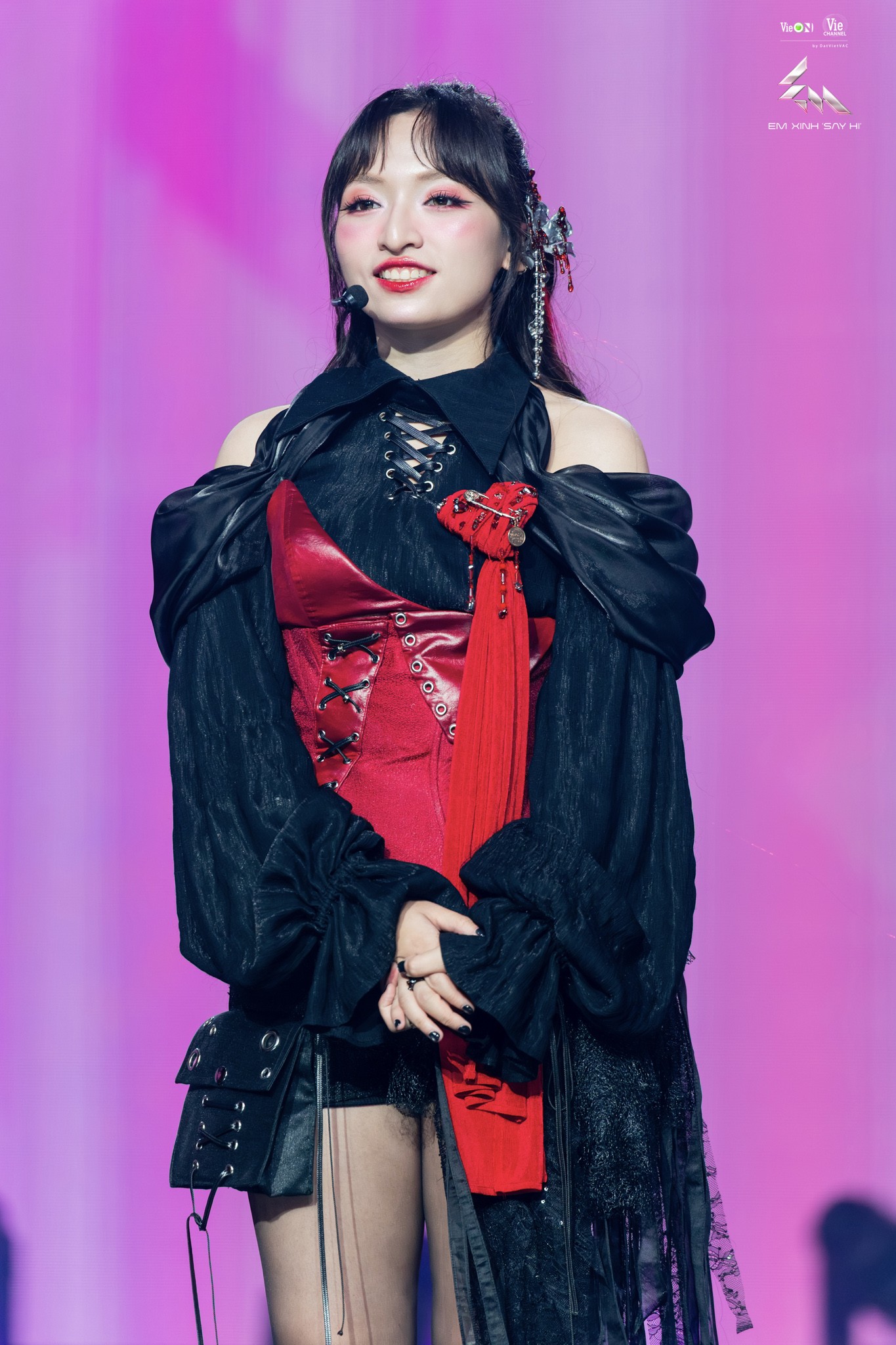 'Em xinh 'Say Hi' tập 8: Em xinh LyHan suýt ngất trên sân khấu, lần đầu chia sẻ cảm giác cô đơn suốt cuộc đời