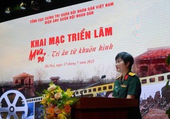 Triển lãm ảnh nghệ thuật 'Mưa đỏ': Khung cảnh hiện lên khí phách, vẻ đẹp và chiều sâu tâm hồn người lính Việt Nam