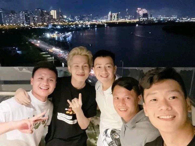 Giữa tâm bão drama Jack, vợ Quang Hải có động thái gây chú ý