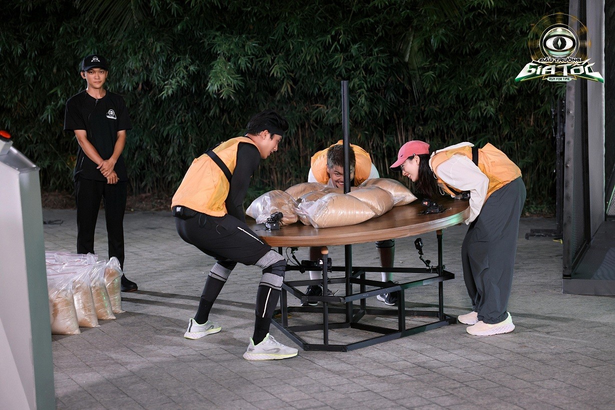 'Đấu trường gia tốc': Phương Anh Đào hóa 'cường nữ', Dương Domic chao đảo với thử thách thể lực
