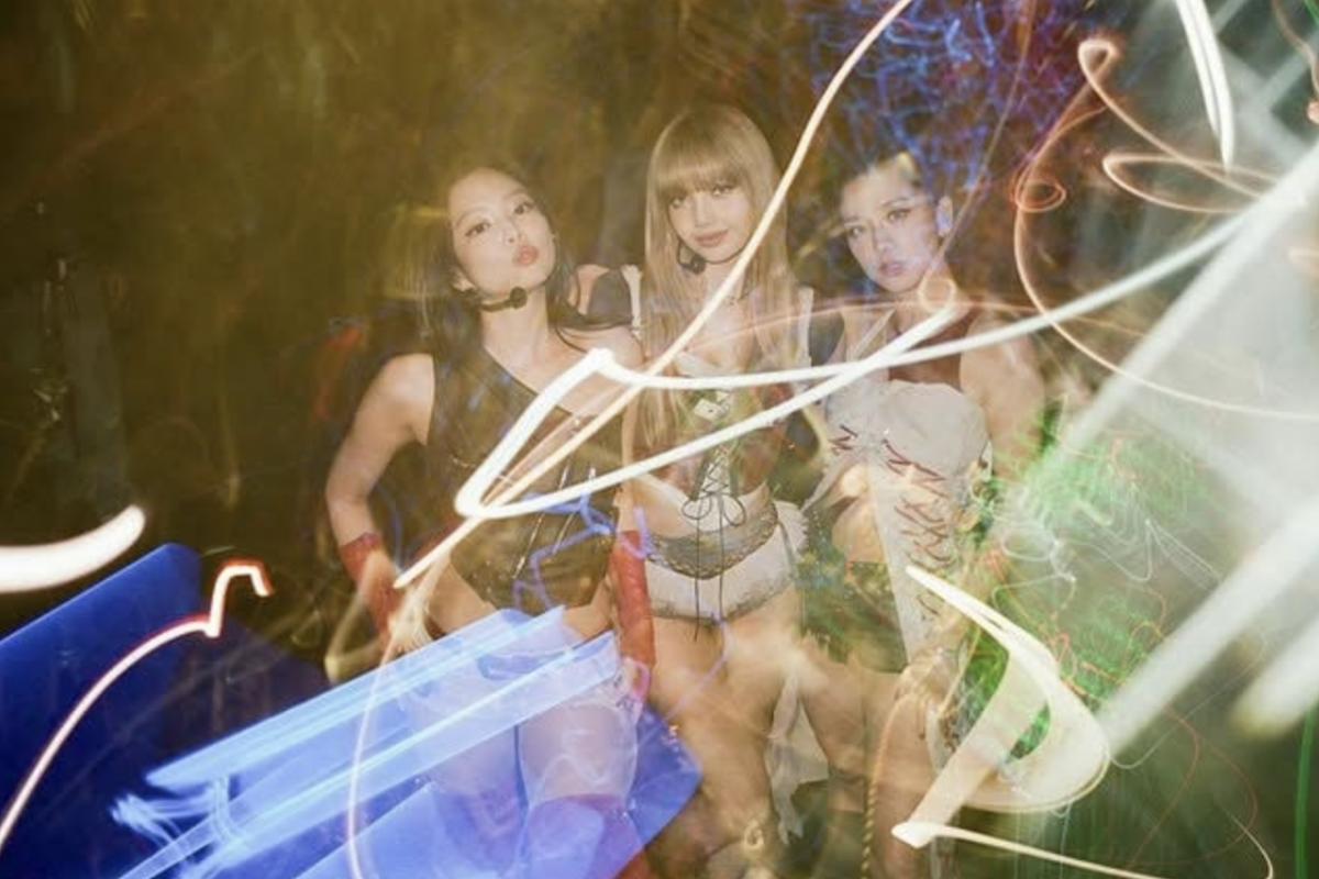 Jennie xóa ảnh chụp cùng Rosé trong concert, làm rộ tin đồn BlackPink bất hòa