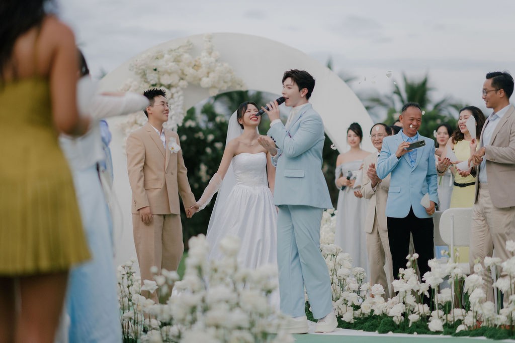 Kai Đinh viết hẳn một ca khúc để được… hôn vợ, EP nhạc cưới mời cả Đức Phúc, Erik, Orange, Amee