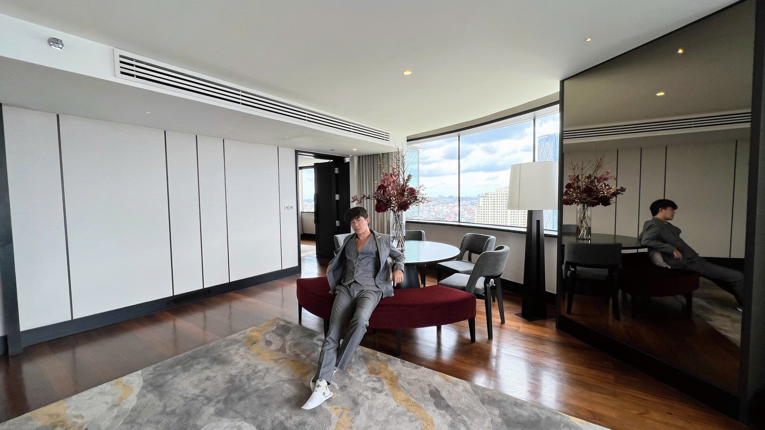 Nathan Lee 'chữa lành' trái tim cô đơn với ca khúc mới 'Người có nhớ tôi không'