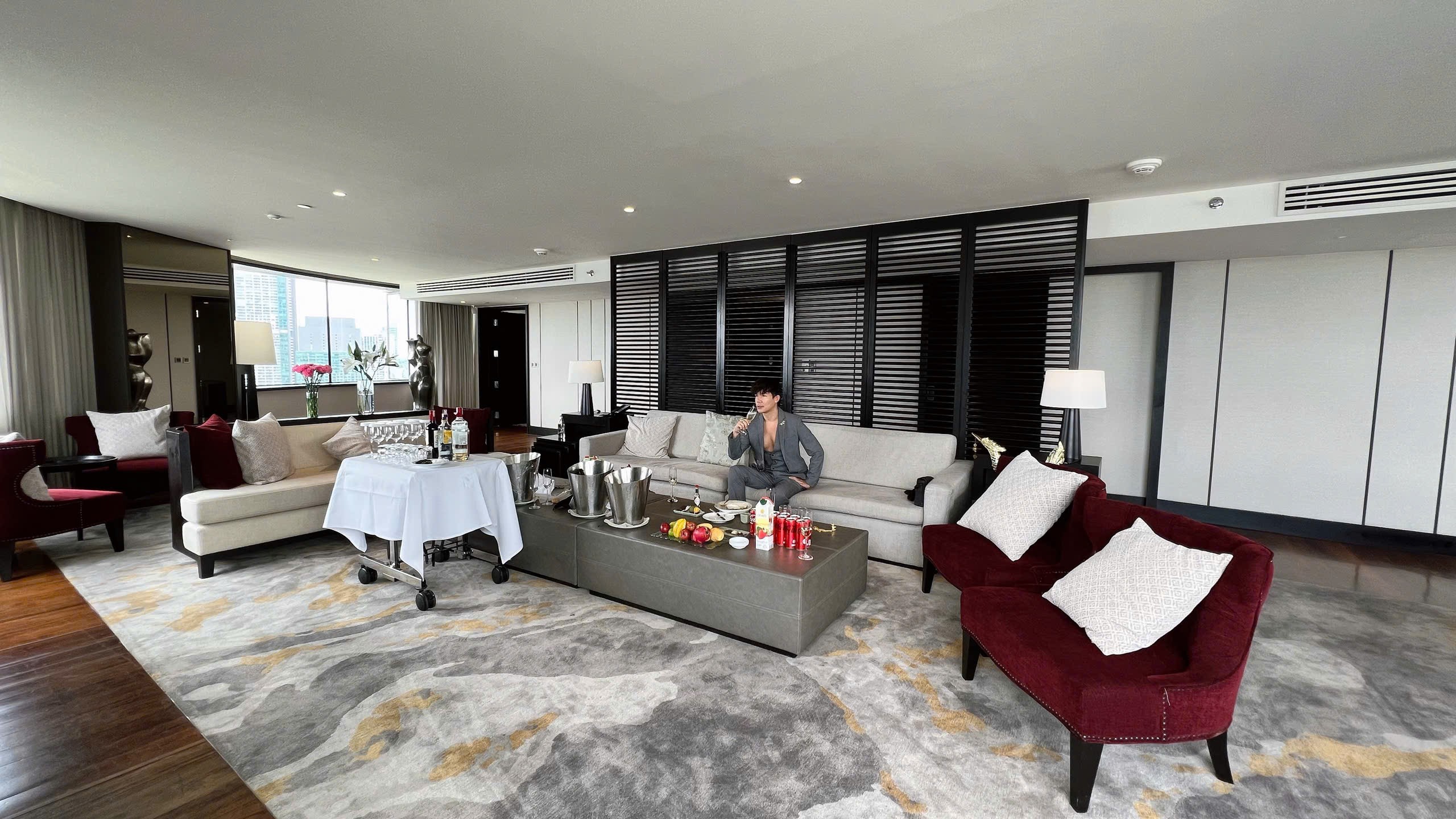 Nathan Lee 'chữa lành' trái tim cô đơn với ca khúc mới 'Người có nhớ tôi không'