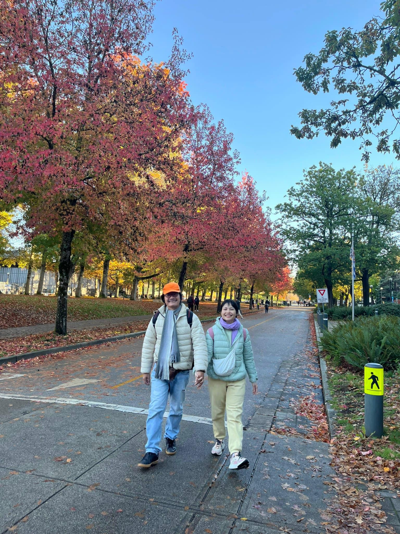 NSƯT Công Ninh: Tuổi 63 vẫn hết mình với nghệ thuật, viên mãn bên vợ kém 22 tuổi