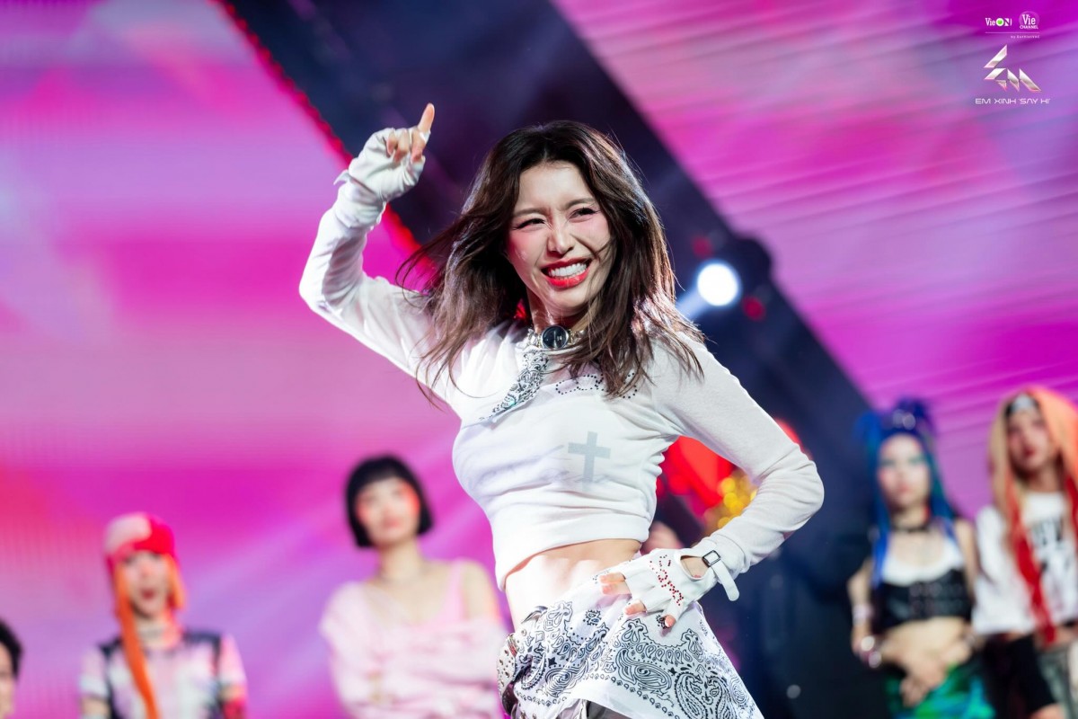 Phương Ly, Bích Phương gây sốt với màn dance battle đầy quyến rũ