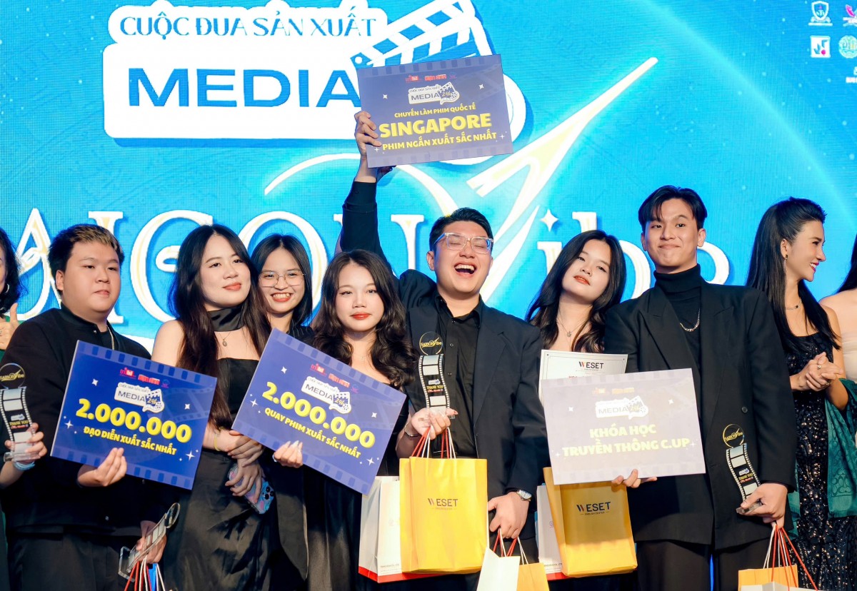 'Vai diễn cuối cùng' lập hat-trick tại Gala Công chiếu và Trao giải Media24h 2025: Mở ra cánh cửa điện ảnh quốc tế