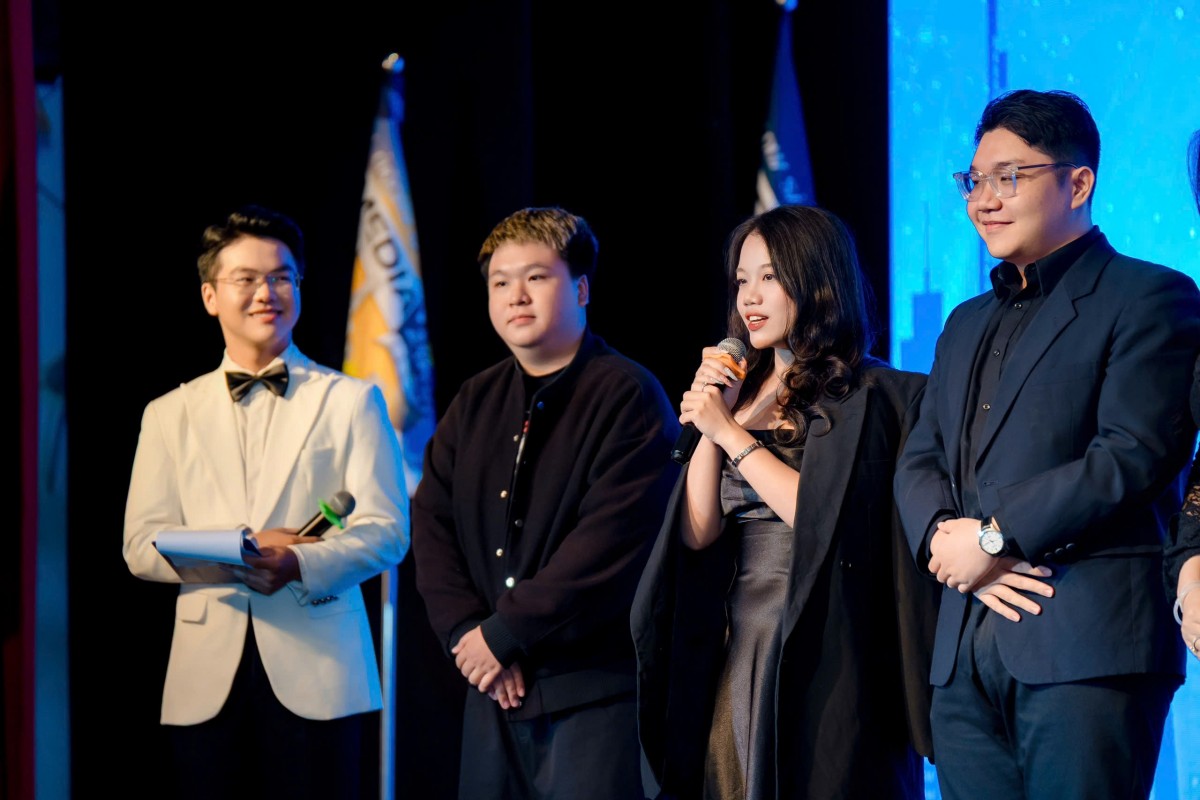 'Vai diễn cuối cùng' lập hat-trick tại Gala Công chiếu và Trao giải Media24h 2025: Mở ra cánh cửa điện ảnh quốc tế