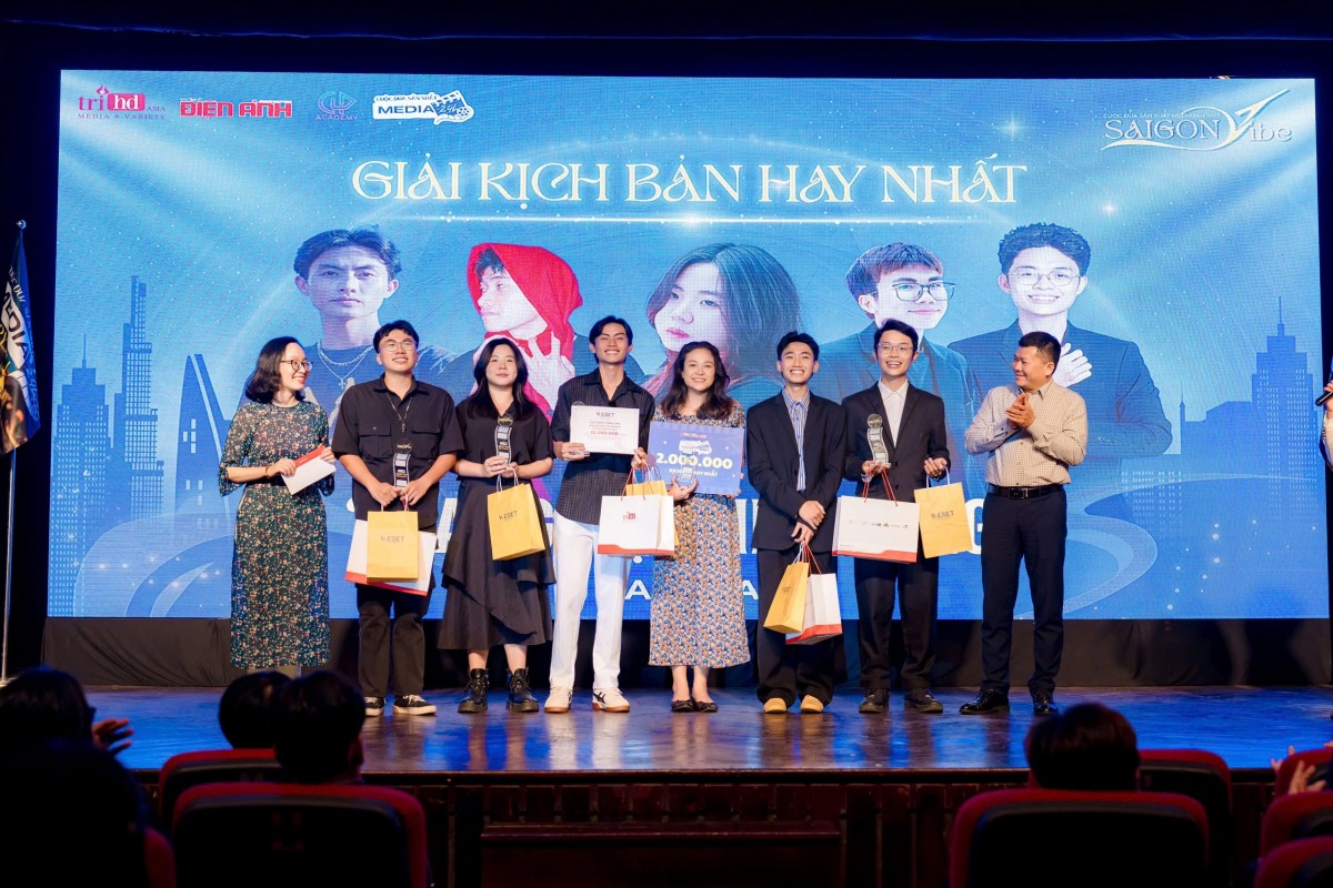'Vai diễn cuối cùng' lập hat-trick tại Gala Công chiếu và Trao giải Media24h 2025: Mở ra cánh cửa điện ảnh quốc tế