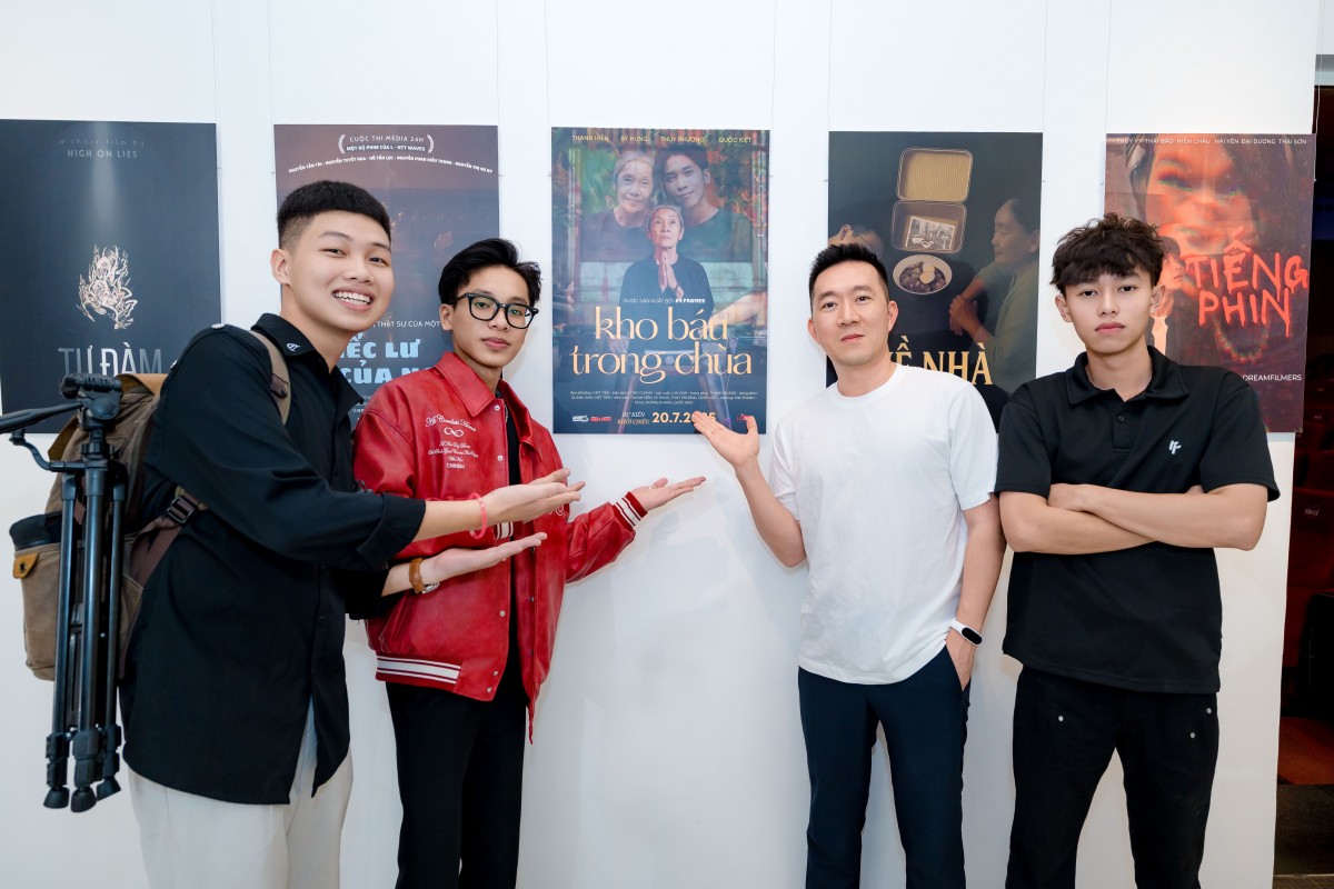 Dàn ban giám khảo và khách mời VIP trên thảm đỏ Gala Media24h 2025