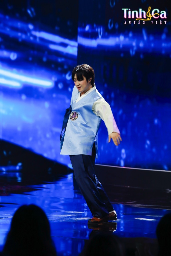 'Tình ca xuyên Việt': Nam idol Kpop gây bất ngờ với khả năng hát tiếng việt cực mượt