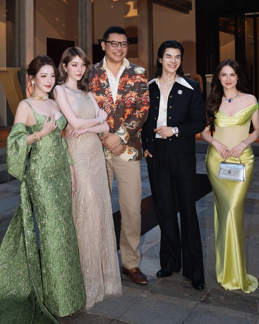 Chi Pu gây bão: Nhan sắc và thần thái 'cân' hết dàn sao Quốc tế