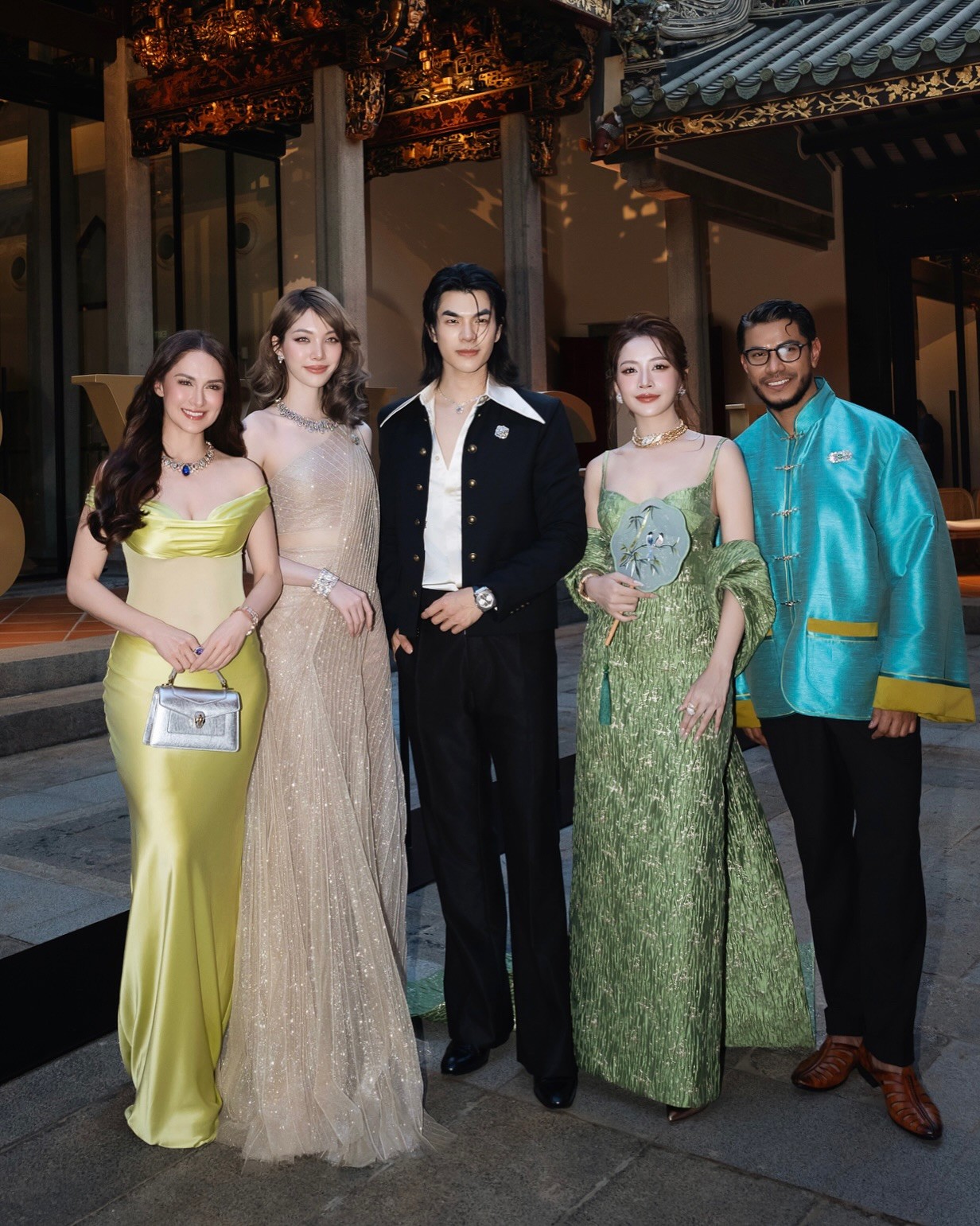 Chi Pu gây bão: Nhan sắc và thần thái 'cân' hết dàn sao Quốc tế