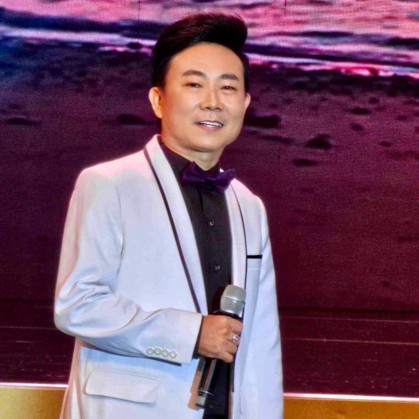 Ca sĩ Huỳnh Lợi, Hồng Mơ thăng hoa cùng hai ca khúc thấm đẫm lòng biết ơn của nhạc sĩ Lê Bá Thường nhân kỷ niệm Ngày Thương binh Liệt sĩ 27/7