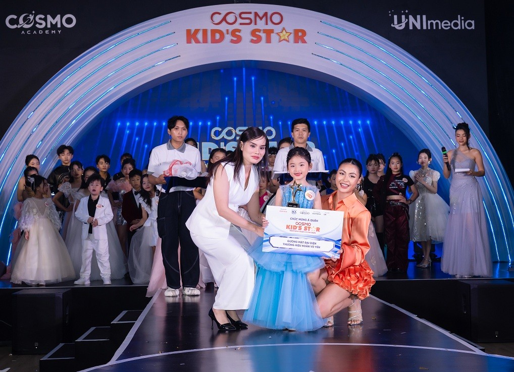 Bùng nổ chung kết 'Cosmo Kid's Star - Ngôi sao hoàn vũ nhí 2025': Trần Thị Ngọc Mai và Vũ Bá Minh Đăng giành chiến thắng thuyết phục