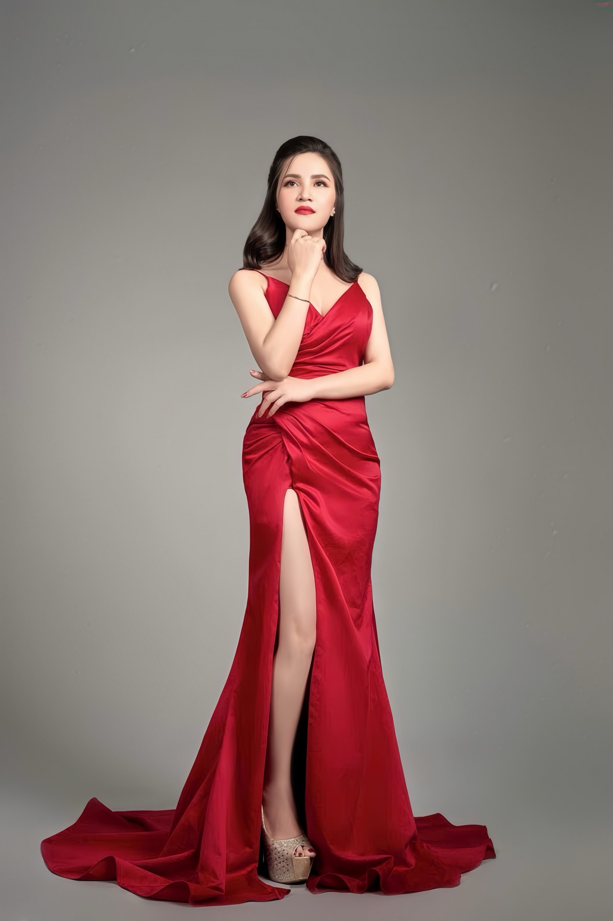 Hoàng Ngọc Tiệp: 'Để tồn tại trong showbiz, tôi vừa 'thép' nhưng cũng có trái tim nhạy cảm với nghệ thuật!'